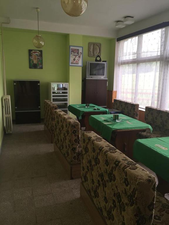 Turisticka Ubytovna Hotel Divín Buitenkant foto