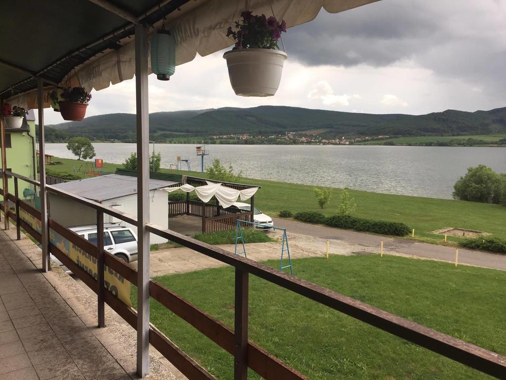 Turisticka Ubytovna Hotel Divín Buitenkant foto